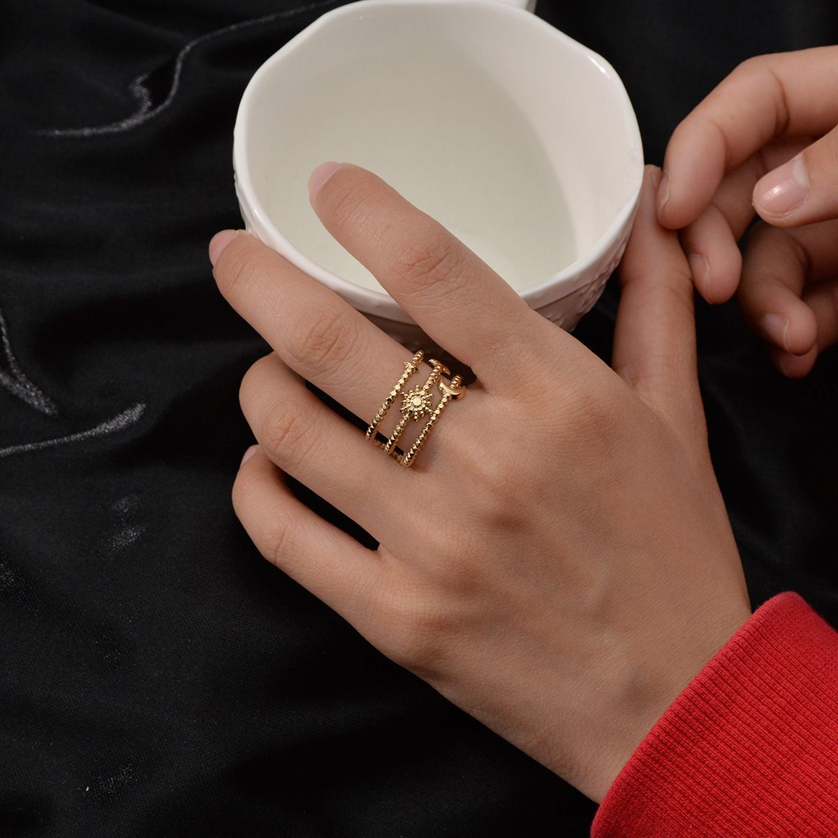 Ins Cold Wind Sun Flower Hollow Out Design Sense Ring