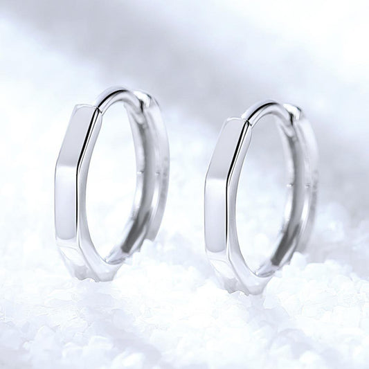 Silver Plated Earrings Are Simple And Feminine