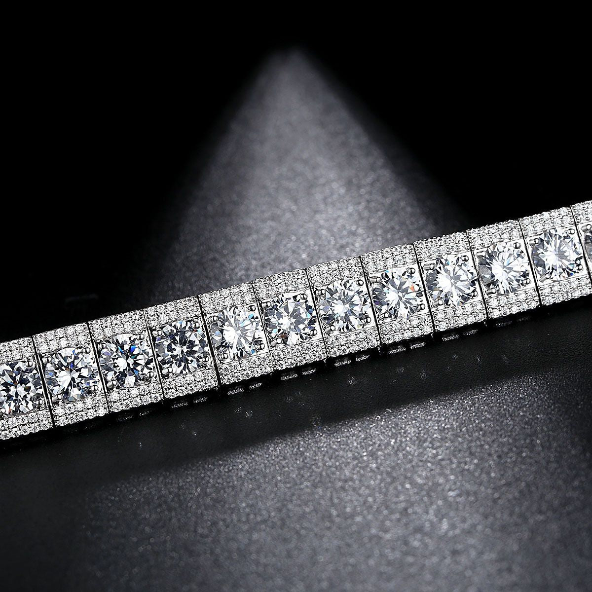 High-grade Copper Inlaid Zircon Bracelet European And American Entry Lux