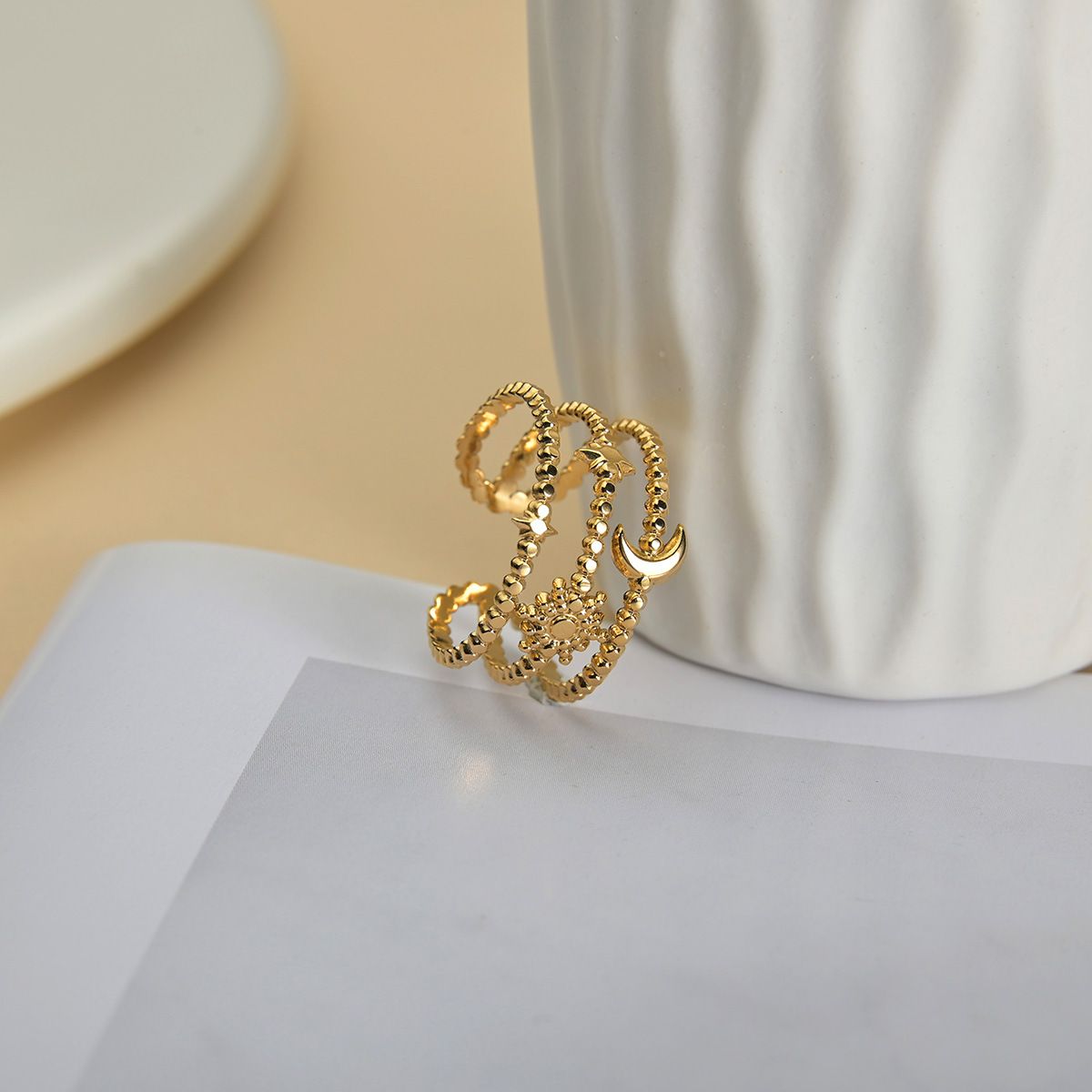 Ins Cold Wind Sun Flower Hollow Out Design Sense Ring