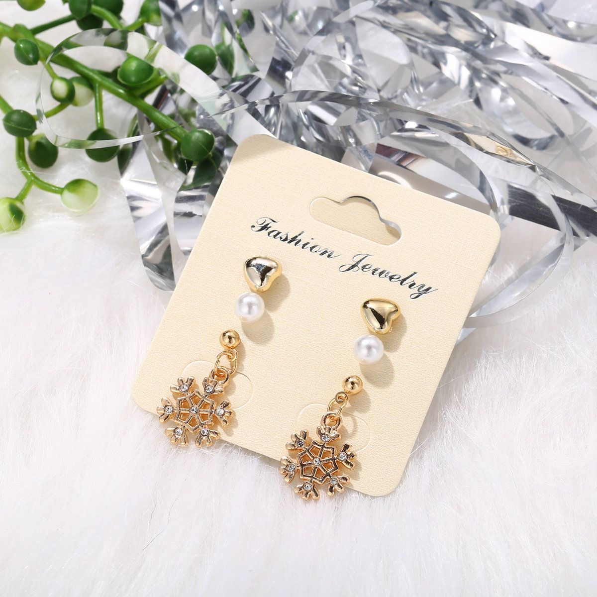 European And American New Diamond Snowflake Earrings Creative Christmas Gift Love Pearl Snowflake Ear Stud